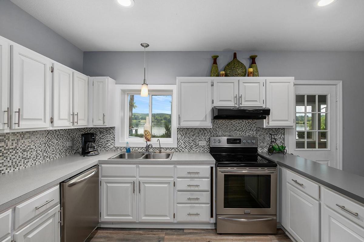 Lakeside Getaway With Dock, Firepit, Grill Newaygo Exterior foto