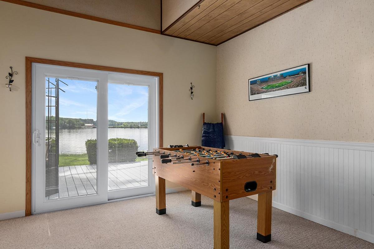 Lakeside Getaway With Dock, Firepit, Grill Newaygo Exterior foto